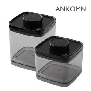 【小宅私物】ANKOMN Turn-N-Seal 旋轉真空保鮮盒 1.5L＋2.4L (半透黑) (7.4折)