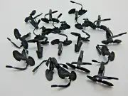 1977 - ON FORD LOWER BACK PANEL MOULDING CLIPS