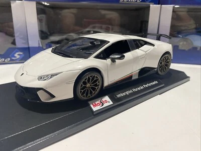 Lamborghini Huracan Performante - Maisto Special Edition 1:18 scale - White New