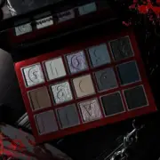 Glamlite Ghost Face x Glamlite Ghost Face Lives Eyeshadow Palette