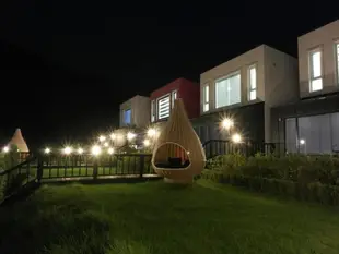 Pendant House