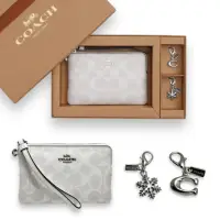 在飛比找momo購物網優惠-【COACH】專櫃禮盒版 立體字母 冰川白滿版緹花LOGO 