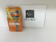 NEW Gillette Fusion 5 Precision Trimmer Men's Razor Handle + 2 Blade Refills