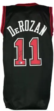 DeMar DeRozan Chicago Bulls Signed Jersey (Beckett) (CLEARANCE)