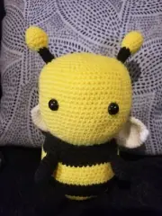 THE CROW SHADE- 9 & 1/2" HAND CROCHETED BUMBLEBEE.