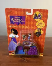 Disney Hunchback of Notre Dame Once Upon a Time Locket Playset Polly Pocket New