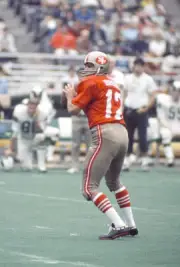 John Brodie Of San Francisco 49Ers Drops Back To Pass 1971 NFL OLD PHOTO 4