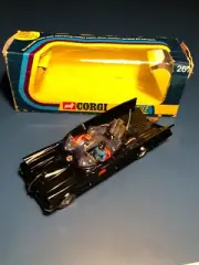 CORGI TOYS 267 BATMOBILE WHIZZWHEELS - RARE PURPLE WINDSCREENS - 1975