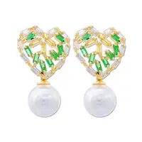 在飛比找momo購物網優惠-【HaNA 梨花】韓國翠綠水晶愛心珍珠耳環