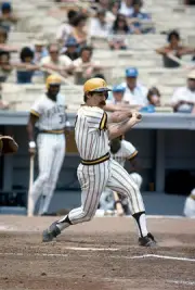 Phil Garner Pittsburgh Pirates bats v the New York Mets at an Majo- Old Photo 3
