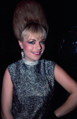 British Pop and Jazz singer Mari Wilson as she poses backstage at t Old Photo 2