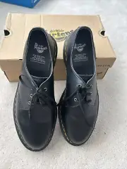 NEW Mens Doc Martin Black Vegan Leather Shoes Mens Size 10 Felix Rub Off 1461