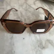 True Religion 100% UV oversized Amber square sunglasses TR56395-1W-BW NWT