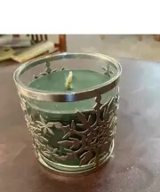 YANKEE Candle Balsam & Cider Scent in snowflake candle holder