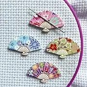 DPXWCCH Magnetic Needle Minder for Embroidery and Cross Stitch, Wooden Fan Needle Nanny, Sewing and Needlework Accessory
