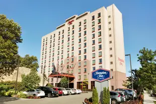 Hampton Inn New York - LaGuardia Airport