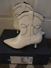 Universal Thread Women's Jenson Western Cowboy Boots With Memory Foam Size 9.5