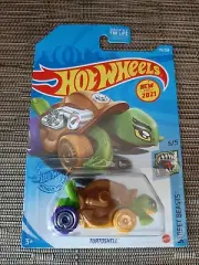 2021 Hot Wheels Turtoshell Street Beasts Collection Green Turtle Car