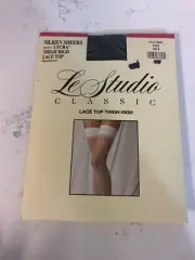 Le Studio Classic Lace Top Thigh High Pantyhose Sandalfoot Sheers Size B Black