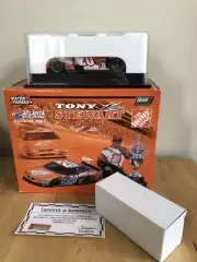 TONY STEWART #20 Home Depot Pontiac ATLANTA Win Raced Version REVELL COLLECTION