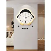 在飛比找ETMall東森購物網優惠-企鵝卡通創意時鐘2023新款客廳裝飾免打孔掛鐘兒童房靜音掛墻