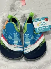 Kid's Size 5-6 Small Sun Smart Hi-Top Lobster Water Shoes New With Tag