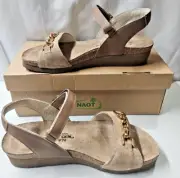 NAOT Women's Aubrey Slide Sandal Sz 39/L8 Tan gold tone hardware
