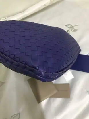 (暫售）義大利🇮🇹專櫃正品 BV BOTTEGA VENETA  紫藍 紫色 編織包 和尚包 上班族 小資女孩