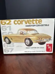 AMT 1962 Corvette Hardtop Convertible #2205 1/25 Scale Opened Model Kit