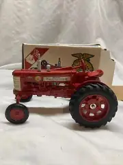 1/16 Farmall 350 Wide Front Tractor Keystone 1992 Pennsylvania Diecast ERTL