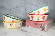 8 Inch Hand Painted Flower Pattern Ceramic Bowl Wavy Edge