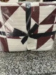 West elm primitive country farmhouse quilt/queen￼new