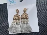 time and tru beaded arch with silver thread tassel earring