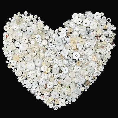 600-700Pcs Shell Buttons for Crafts Bulk Assorted Sizes Sizes, White