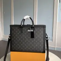 在飛比找蝦皮購物優惠-二手Louis Vuitton LV Soft Trunk 