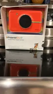 NEW Zink Polaroid Snap Instant Print Digital Camera Red