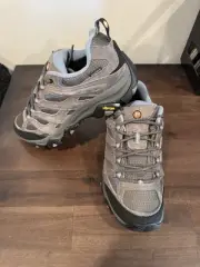 MERRELL Women's MOAB 3 Waterproof Hiking Shoe. Size 8 Color Granite