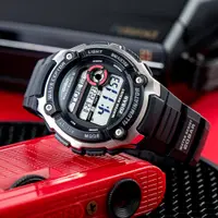 在飛比找PChome24h購物優惠-CASIO 世界五局電波運動腕錶-黑(WV-200R-1AJ