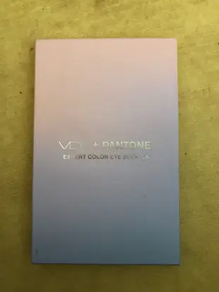 VDL+Pantone眼影盤