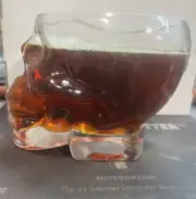 GLASS CRYSTAL HEAD SKULL HEAD VODKA DECANTER WITH 4 ACRYLIC SHOT GLASSES