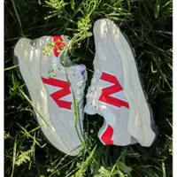 在飛比找蝦皮購物優惠-免運 New Balance 5740 系列 灰紅色 休閒鞋