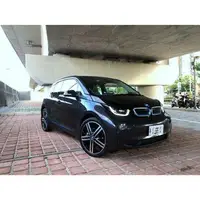 在飛比找旋轉拍賣優惠-未來的趨勢純電車BMW I3 增程版 自我風格清晰獨特未來感