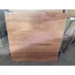 60*60木紋磚地板客廳
