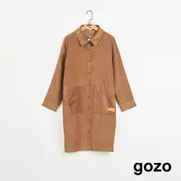 在飛比找蝦皮商城優惠-【gozo】➤皮標條絨長版襯衫洋裝(深咖/淺卡其_F) | 