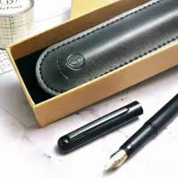 在飛比找momo購物網優惠-【Betrue】闇黑星球鋼筆套組：霧光黑鋼筆+吸墨器+筆套(