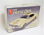 AMT Ertl 6898 1/25 Scale 1969 Oldsmobile Hurst Olds Plastic Model Kit