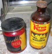 VINTAGE 2 LOT BOTTLES RUSSELL'S PICK R X + KORUM FOR CHICKENS COLLECTIBLES