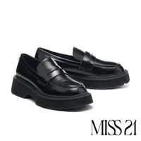 在飛比找momo購物網優惠-【MISS 21】個性未來純色全真皮便仕樂福厚底鞋(黑)