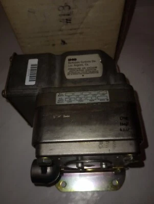 NEW BARKSDALE DPD1T-A150SS PRESSURE OR VACUUM ACTUATED SWITCH 1.5-150 PSI