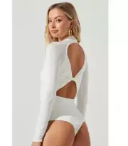 NWT ASTR The Label Prue Back Twist Bodysuit Long Sleeve Women's White Size S